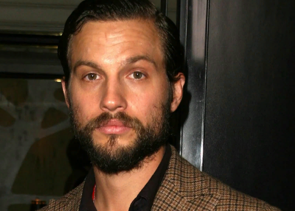 Логан Маршалл-Грин