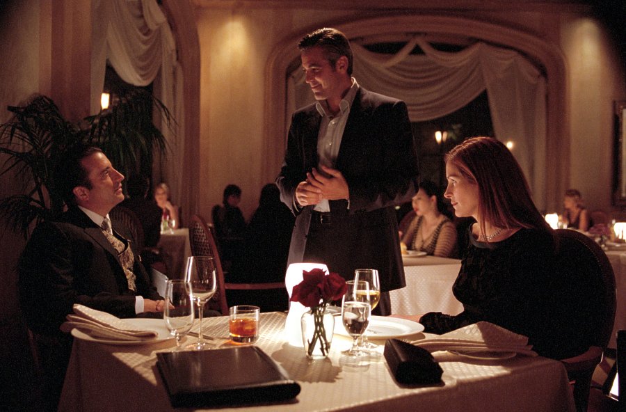 [Одиннадцать друзей Оушена]